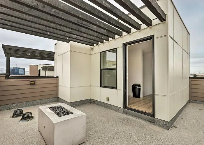 3-Story Provo Townhome: 1 Mi To Byu!