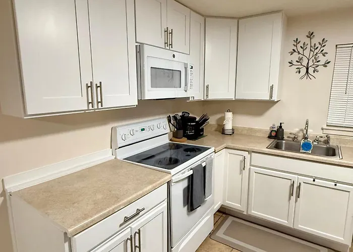 Cozy And Well Located 2-Bedroom Basement