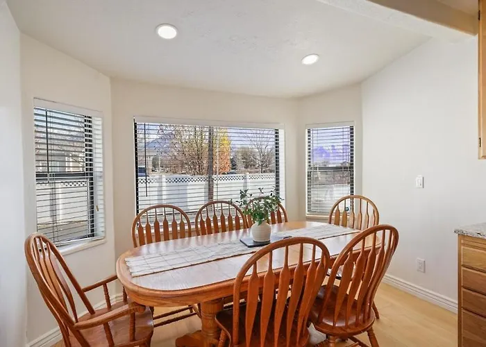 Family-Friendly 4Br Provo Home Near Provo Airport